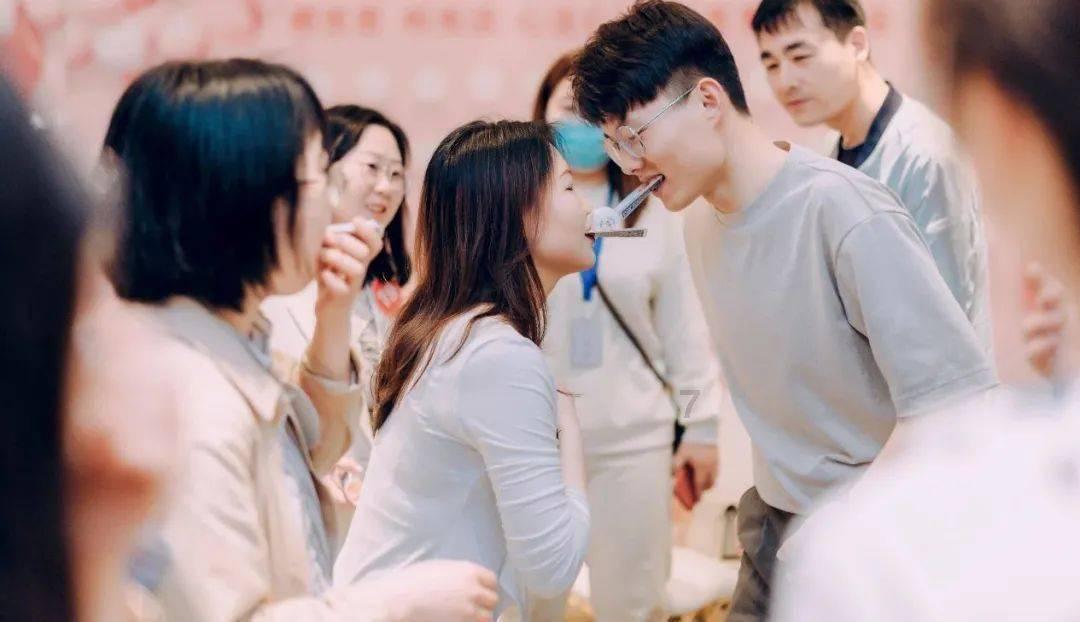 经常吃阿托伐他汀,会有4类副作用?临床医生:2种情况建议停药